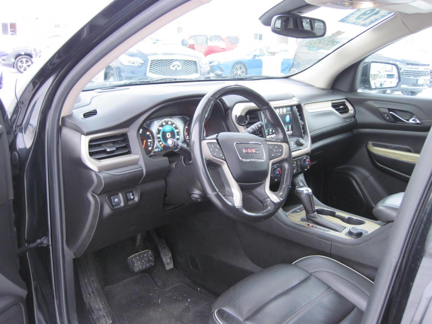 2019 black /black GMC Acadia Denali AWD (1GKKNXLS8KZ) with an 3.6L V6 DOHC 24V engine, 6A transmission, located at 9530 Old Seward Highway, Anchorage, AK, 99515, (907) 349-3343, 61.134140, -149.865570 - Photo#13